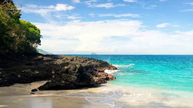 Pantai Bias Tugel, Menikmati Keindahan Pasir Putih dan Kejernihan Air di Bali